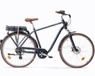 The Decathlon Elops 900 Electric City Bike is discounted in some EU countries. (Image source: Decathlon)