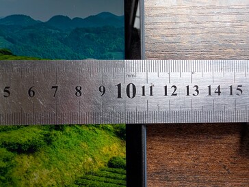 Narrow side bezels