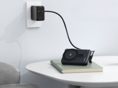 The Selore&S-Global Magnetic Power Bank 10,000mAh (pictured) has arrived. (Image source: Selore&S-Global, edited)