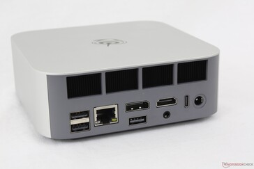 Rear Beelink SER9 Pro of the mini PC. (Image source: Allen Ngo of Notebookcheck)
