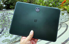 The OnePlus Pad in its Halo Green colour option. (Image source: NotebookCheck)