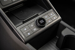 Hyundai fortunately has not completely abandoned sensible interior design and control schemes. (Image source: Hyundai)