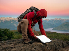 Setting up a Starlink Mini dish. (Image source: SpaceX)