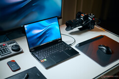 The Asus ProArt PX13 features expandable storage. (Image source: Notebookcheck)