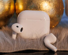 The AirPods 4 with ANC are on sale at Amazon, alongside its non-ANC brother and the AirPods Pro 2. (Image source: Notebookcheck) 