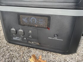 The B2000 also has ports, but these are inactive in conjunction with the BP2000.