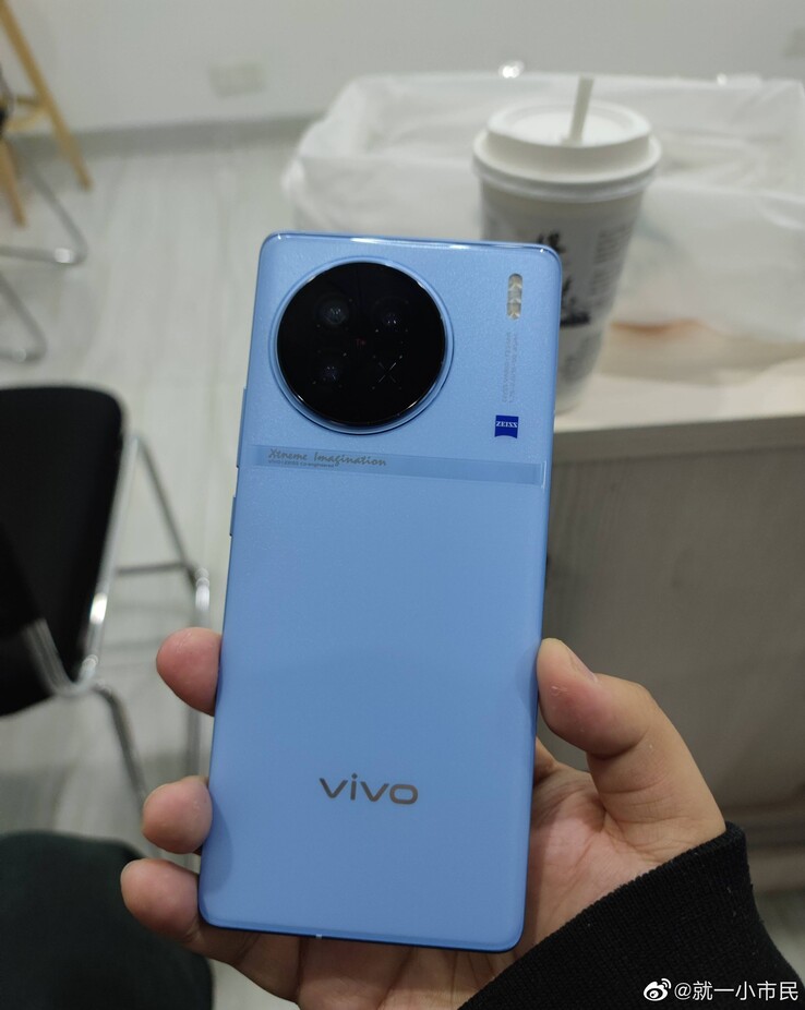 Vivo X90 hands-on image (image via Weibo)