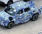 BYD testing its camouflaged pickup truck (image: Weibo)