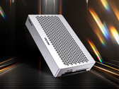 The FEVM FAEX2 comes in a single finish with a CNC aluminium alloy housing.