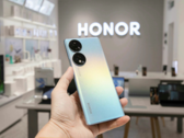 An 'Honor 70' in the wild. (Source: Weibo)