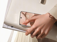 The Find X8s is said to feature relatively slim display bezels. (Image source: Oppo)