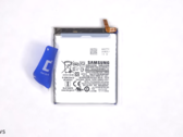 An S23 Ultra battery. (Source: PBKReviews via YouTube)