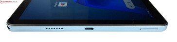 right: 3.5-mm headphone jack, speakers, USB-C 2.0, hybrid SIM/microSD slot