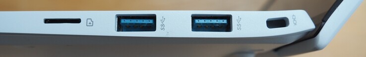Right: microSD, 2x USB-A 3.2 gen 2x1, Kensington lock