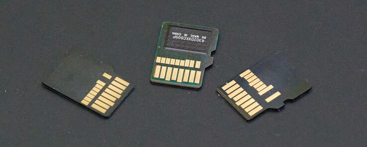 From left to right: Lexar Play Pro (EX), Sandisk MicroSD Express (EX) and Nextorage M2 SE (UHS-II). (Image source: Andreas Sebayang/Notebookcheck.com)