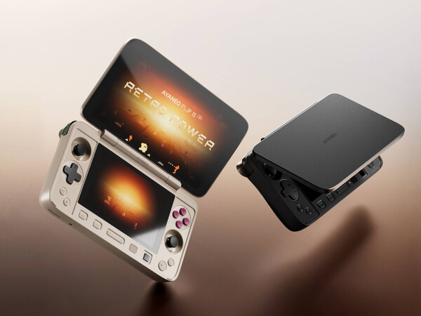 The Ayaneo Flip 1S DS for comparison. (Image source: Ayaneo)