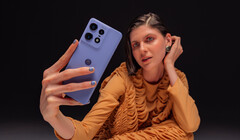 Motorola includes a pair of Moto Buds+ with Edge 50 Pro orders. (Image source: Motorola)