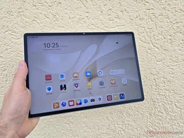The Huawei MatePad 12 X in review at Notebookcheck