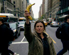 Woman holding banana 3 – This image tricks them all (Source: Nano Banana Pro – post-processed with CyberLink PhotoDirector)