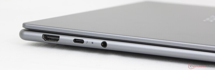 Left: HDMI 2.1 (4K@60),  USB-C 4.0 Thunderbolt 4 w/ Power Delivery 3.1 + DisplayPort 2.1, 3.5 mm headset