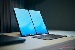 When used like this (desktop mode, as we call it), the new machine is noticeably more stable.