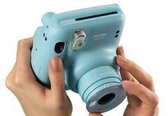 The Fujifilm Instax Mini 11 comes in five colors. (Image source: @nokishita_c)