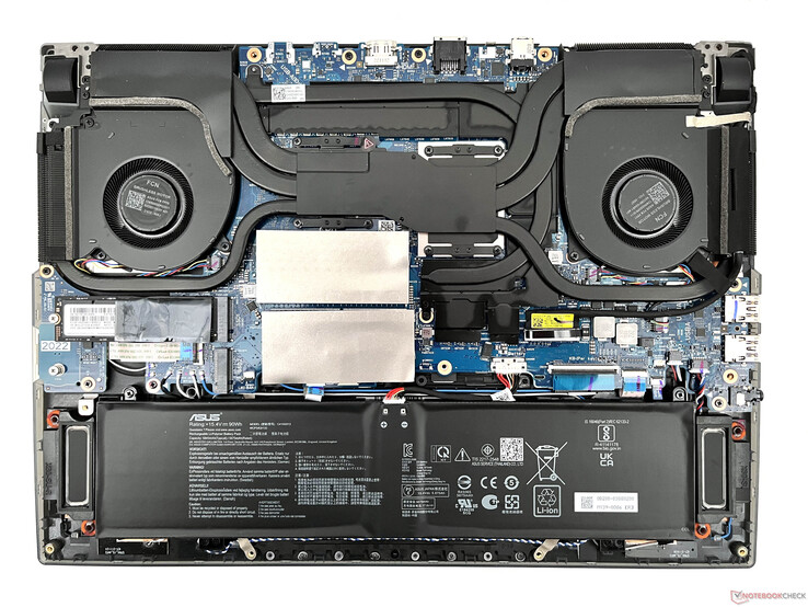 Asus ROG Strix Scar 15 G533ZW internals