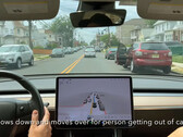 Tesla's Full Self-Driving mode in action (image: Fabian Luque/YouTube)