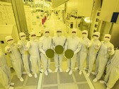 Samsung Foundry and Electronics execs show the first 3nm wafers off. (Source: Samsung)