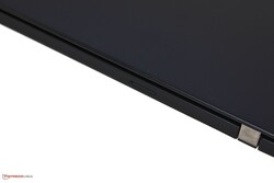 Lenovo ThinkPad X13 - microSD card reader