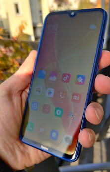 Using the Redmi Note 8 outdoors