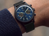 A meca-quartz movement gives the chronograph a sweeping second hand while keeping the base timekeeping on a standard battery.
