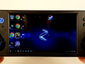A 32 GB version of the Smach Z was utilized in the unboxing video. (Image source: YouTube/The Phawx)