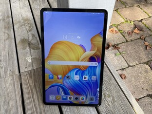 Outdoor use in the shade at full display brightness