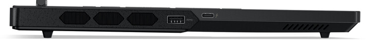 Left: USB 3.2 Gen 1 (USB-A), Thunderbolt 4 (USB-C; DisplayPort)
