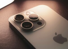 The USB-C controller in the iPhone 15 and 16 has a security loophole. (Image source: Samuel Angor)