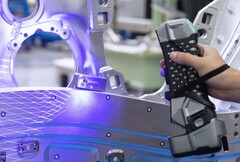 Scantech unveils wireless Simscan-E handheld laser scanner to rapidly create 3D models from real-world objects. (Image source: Scantech)