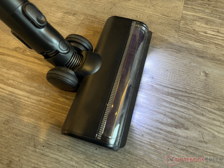 LED light on the floor nozzle