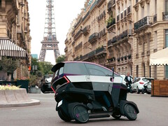 ÆMotion demonstrated its innovative four-wheeled micro EV on the streets of Paris during Vivatech 2025. (Image source: ÆMotion)