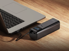 The Philips 9000 series USB power bank has a 27,000mAh capacity. (Image source: Philips)