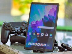 We have reviewed the Lenovo Legion Tab Gen 3 (Image source: Marcus Herbrich)