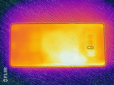 Surface temperatures of Samsung's Galaxy Note 8 measured with a Flir One infrared camera.
