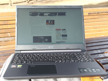 Acer Aspire 7 outdoors