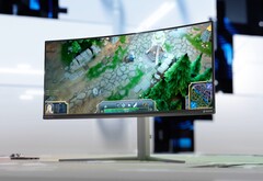The Evnia 34M2C6500 lacks the USB Type-C port that the Evnia 34M2C8600 possesses. (Image source: Philips)