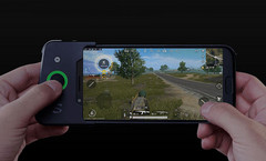 Xiaomi Black Shark and game controller