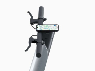 A smartphone can be mounted.