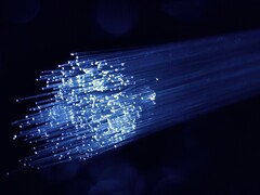 FCC moves to tighten security around US‑bound submarine cables. Pictured: A fiber optic cable (Image source: Denny Muller, Unsplash)