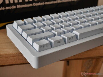 The blue keycaps and case are perfectly colour matched. 