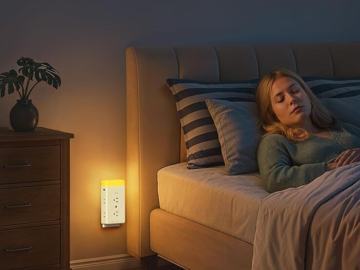The Goveelife Smart Plug Outlet Extender With Night Light. (Image source: Govee)