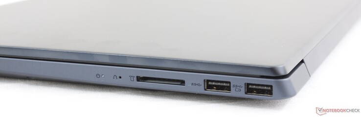 Right: SD reader, 2x USB 3.1 Type-A Gen. 1